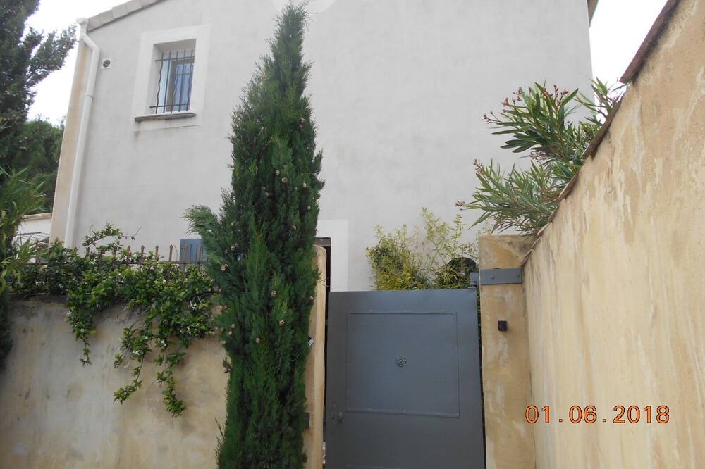 Photo of Outdoor in Pont-Saint-Esprit