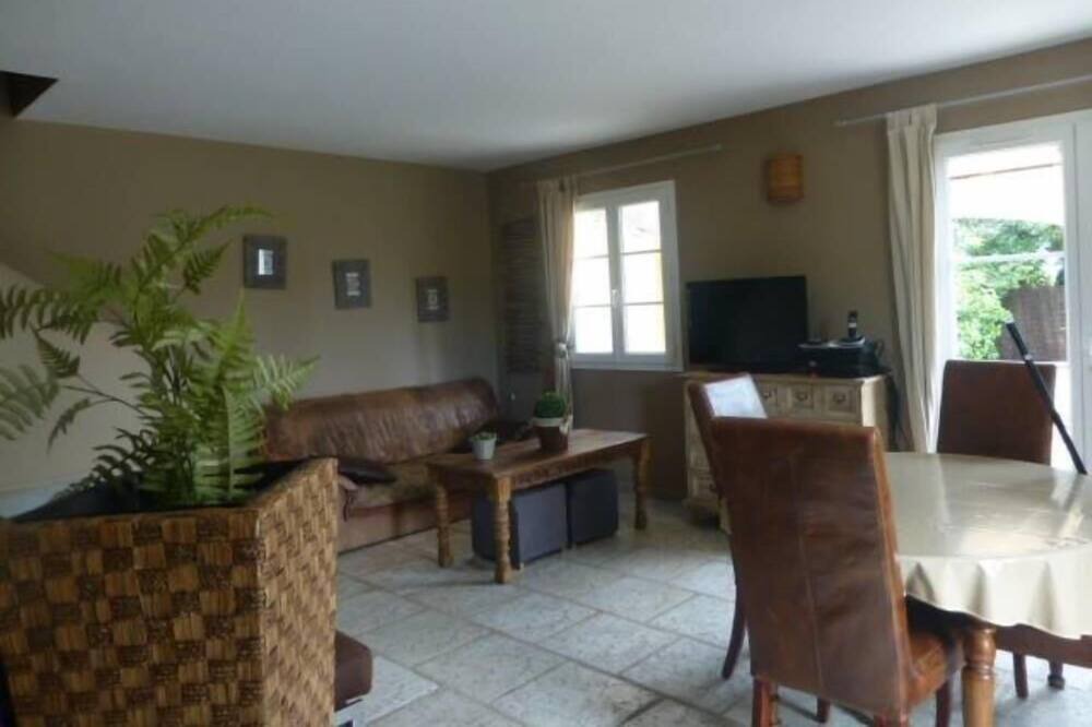 Photo of Livingroom in Pont-Saint-Esprit