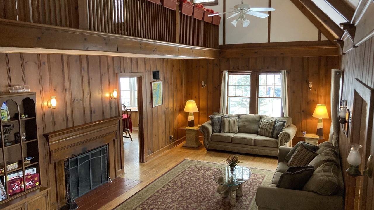 Photo of Livingroom in Solon Mills