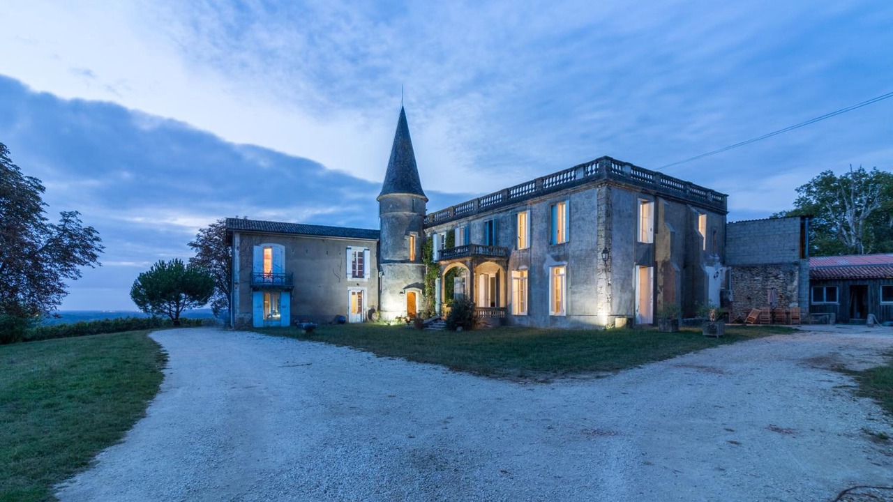 Photo of Outdoor in Rions