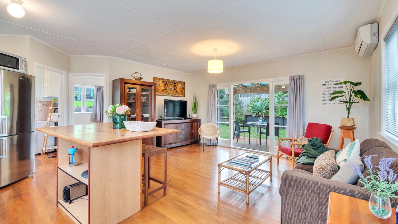 Photo of Others in Grey Lynn