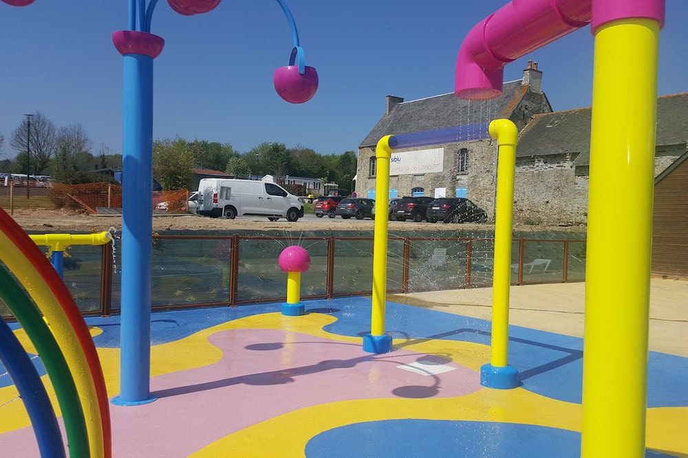 Photo of Others in Litteau