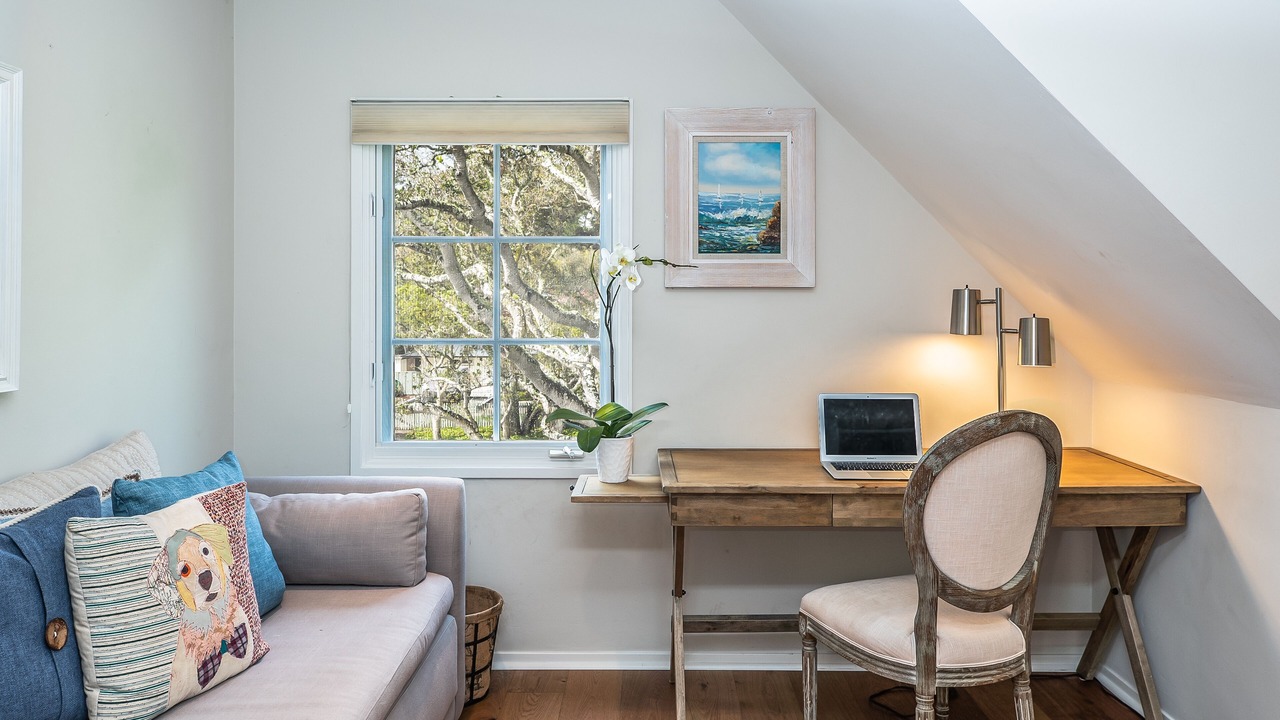 Photo of Livingroom in Golden Rectangle