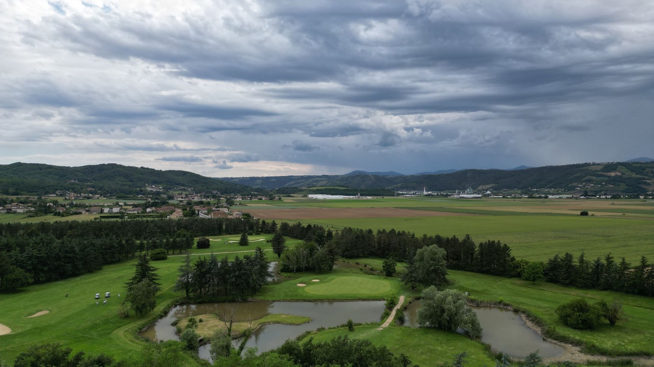 Photo of Bedroom in Albon