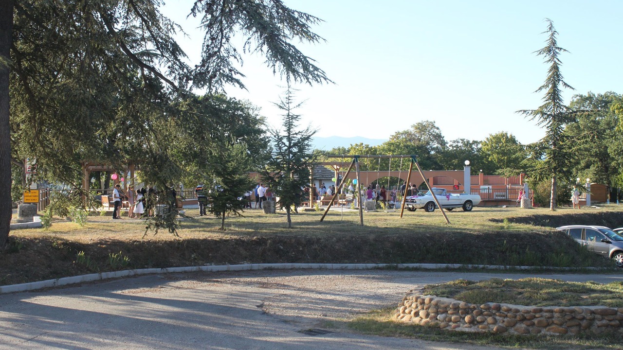 Photo of Outdoor in Albon