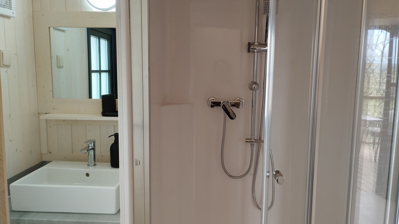 Photo of Bathroom in Albon