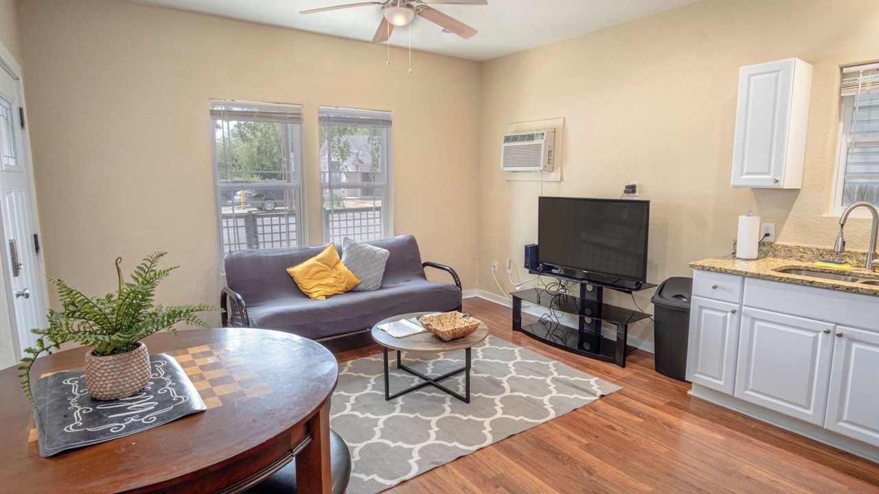 Photo of Livingroom in Near East Side