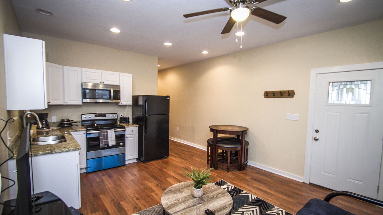 Photo of Livingroom in Near East Side