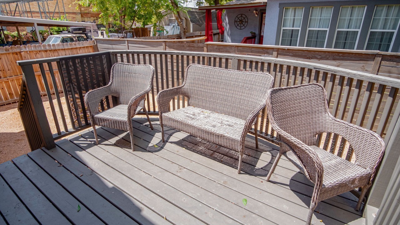 Photo of Patio Balcony in Historic Garderns