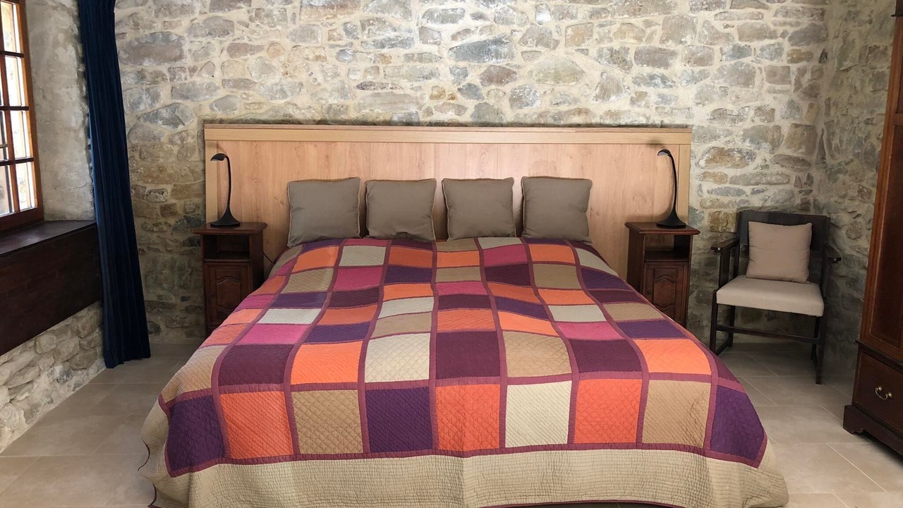 Photo of Bedroom in Comps