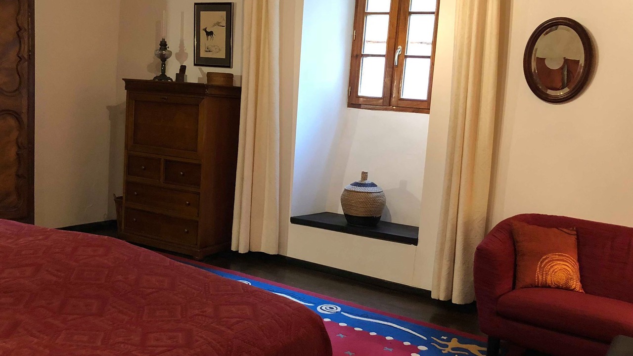 Photo of Bedroom in Comps