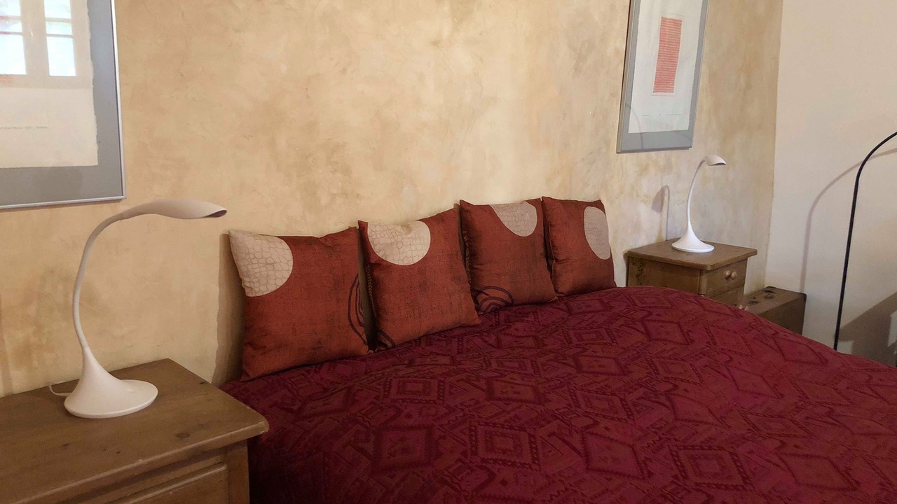 Photo of Bedroom in Comps