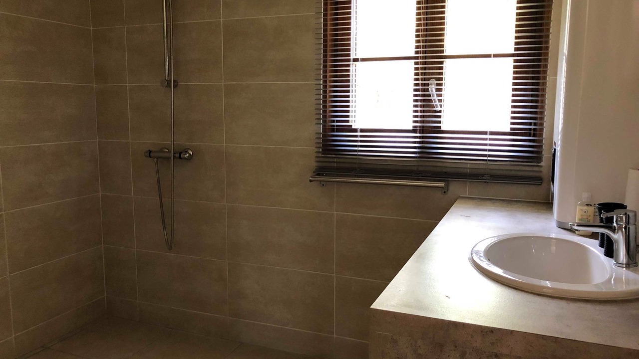 Photo of Bathroom in Comps