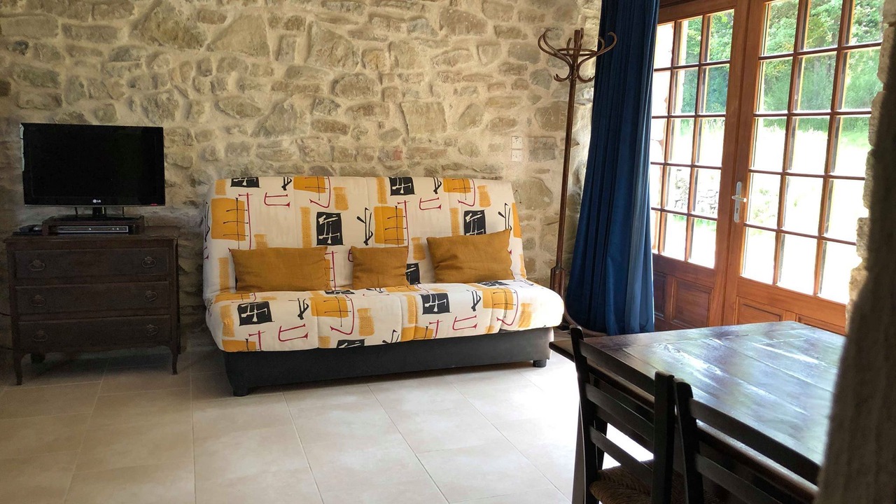 Photo of Bedroom in Comps