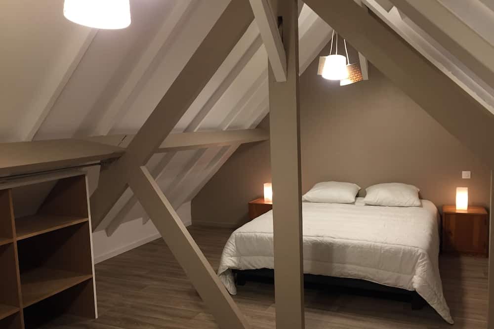 Photo of Bedroom in Poses