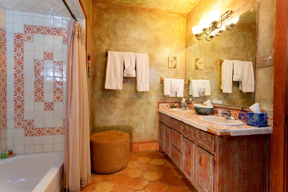 Photo of Bathroom in Fischer