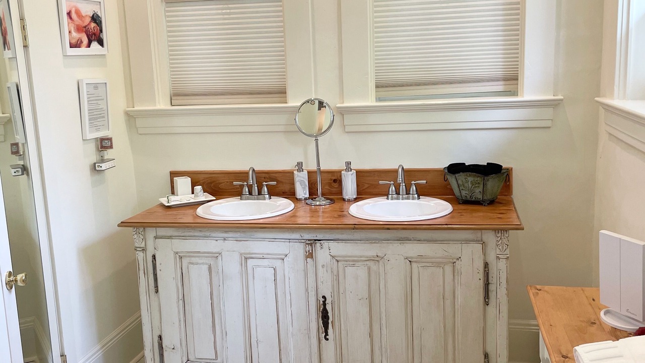 Photo of Bathroom in Maxeys