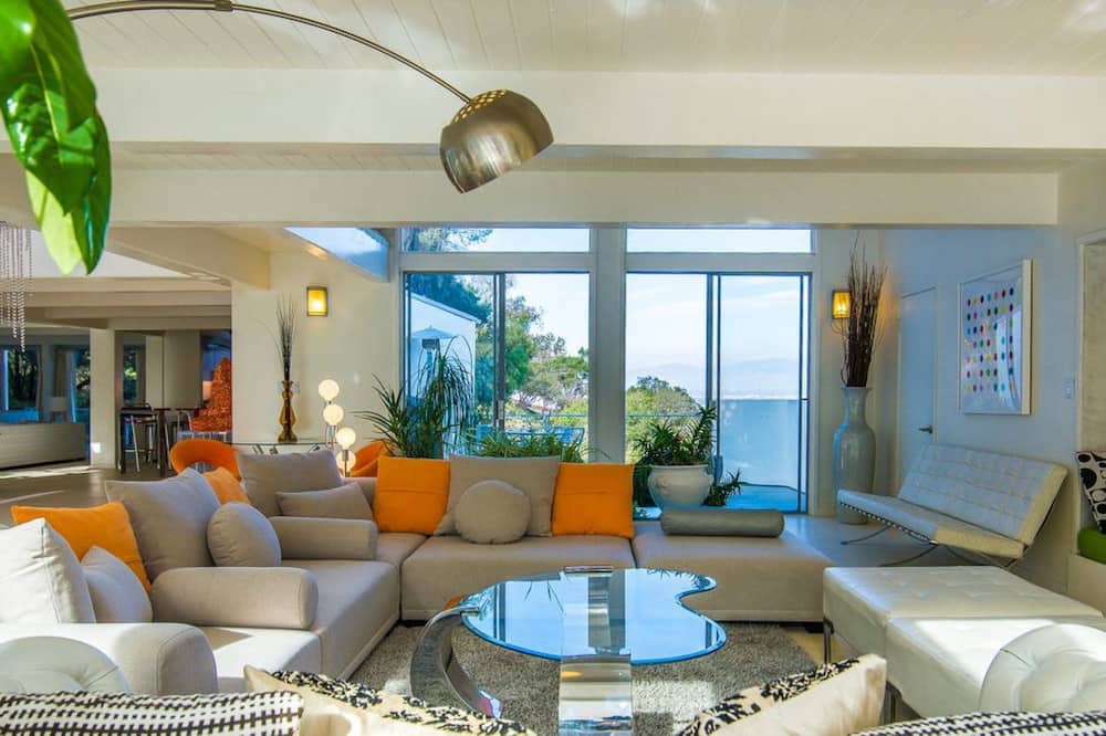 Photo of Livingroom in Sherman Oaks