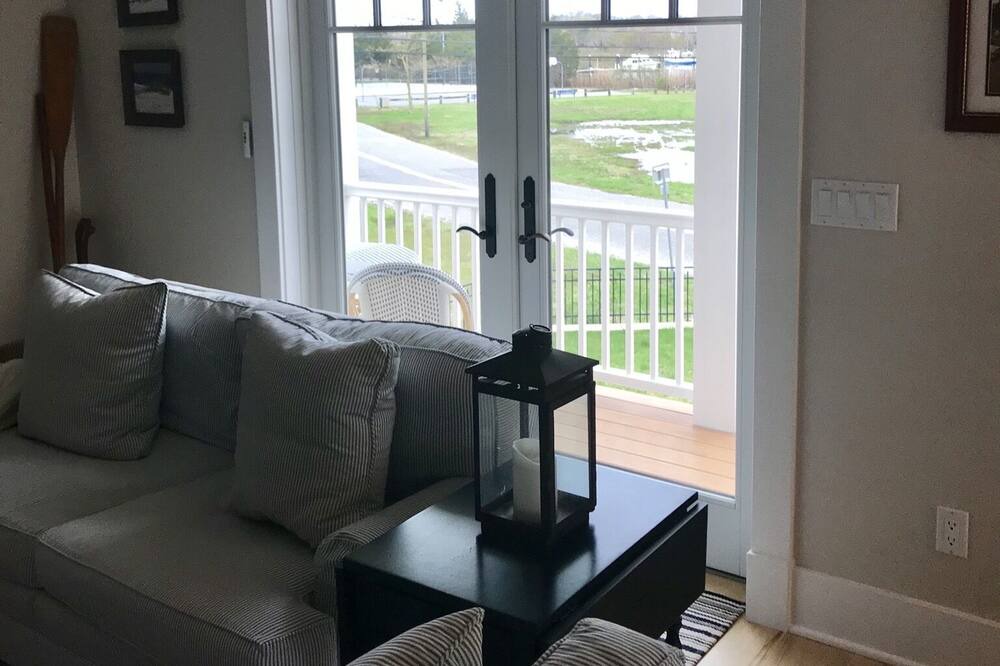 Photo of Livingroom in Jamesport