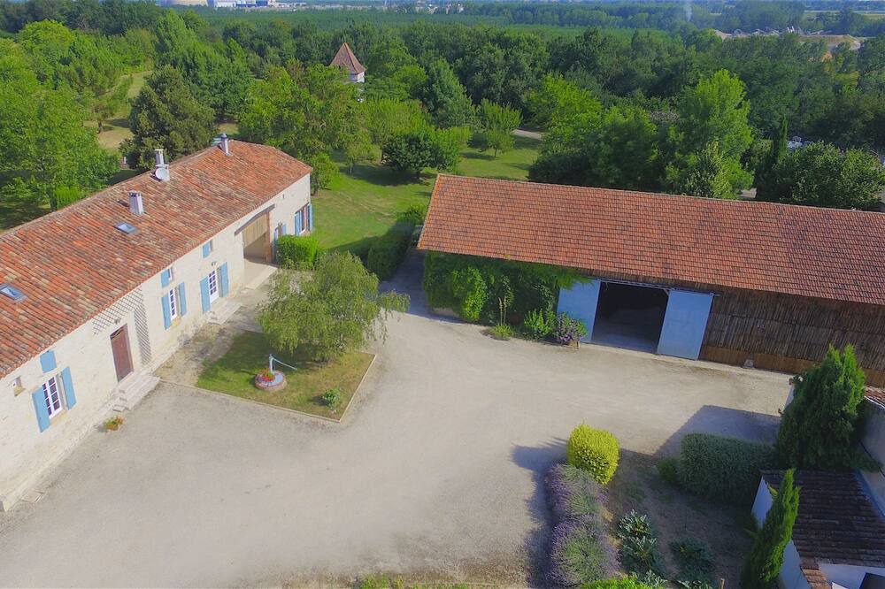Photo of Outdoor in Saint-Loup