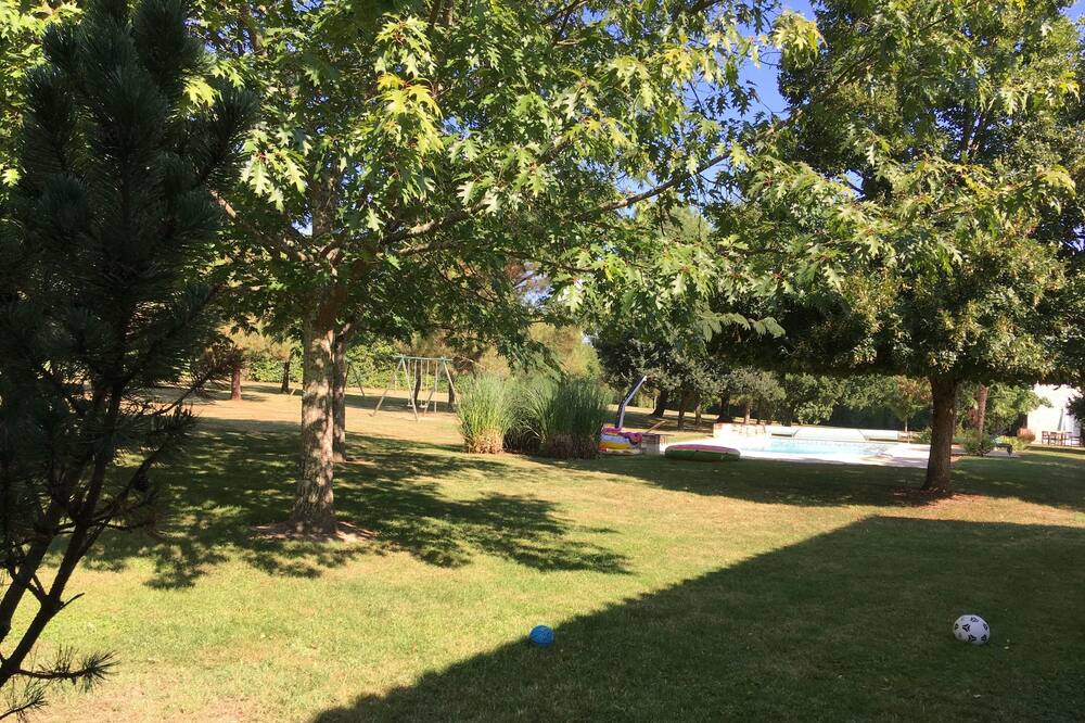 Photo of Outdoor in Saint-Loup