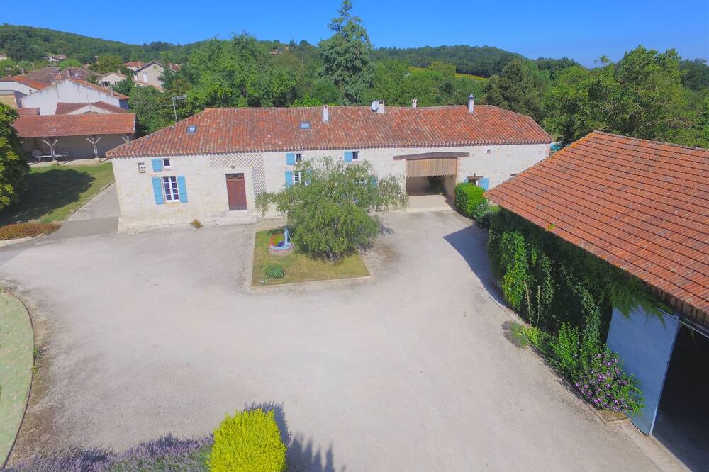 Photo of Outdoor in Saint-Loup