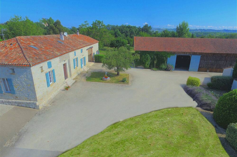 Photo of Outdoor in Saint-Loup
