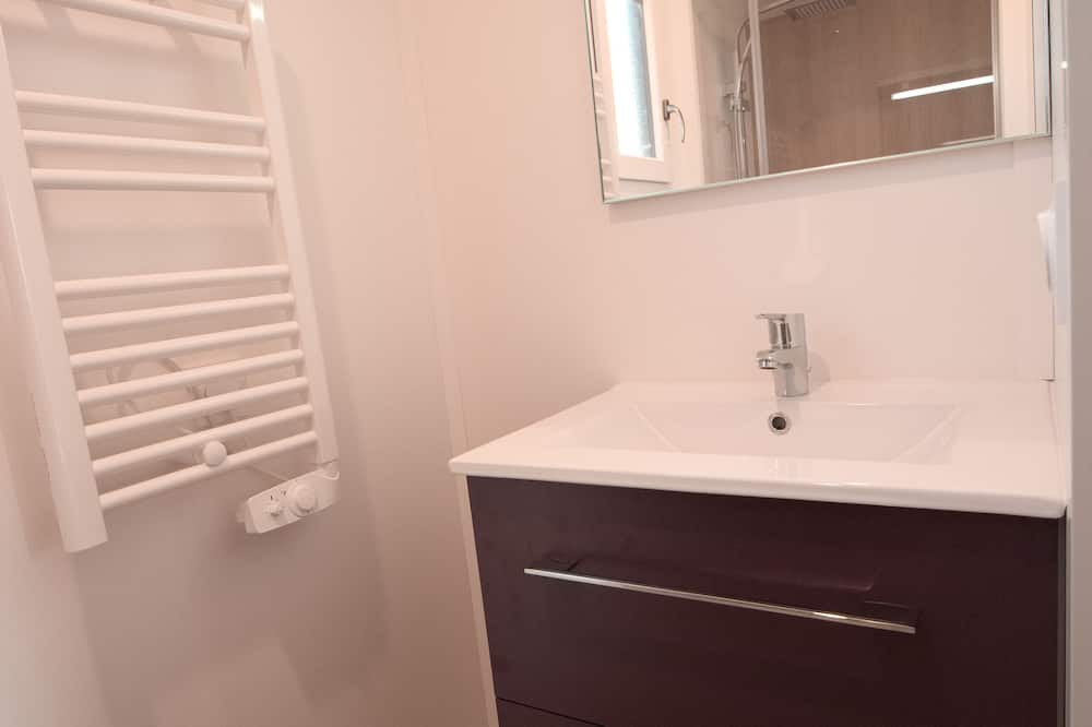 Photo of Bathroom in Saint-Germain-de-Lusignan