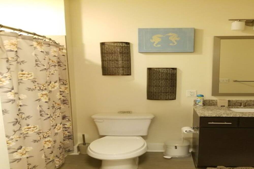 Photo of Bathroom in North Buckhead