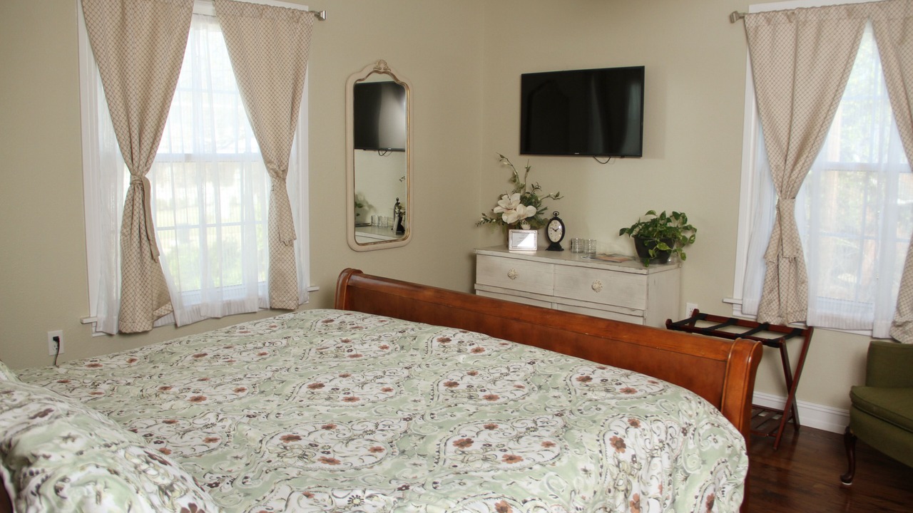 Photo of Bedroom in Sulphur Springs