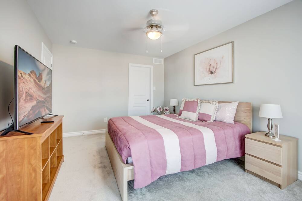 Photo of Bedroom in Ottawa Division