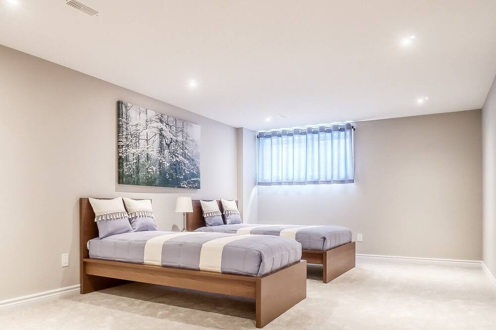 Photo of Bedroom in Ottawa Division