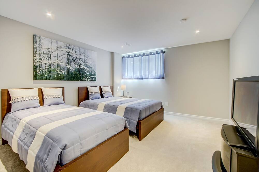 Photo of Bedroom in Ottawa Division