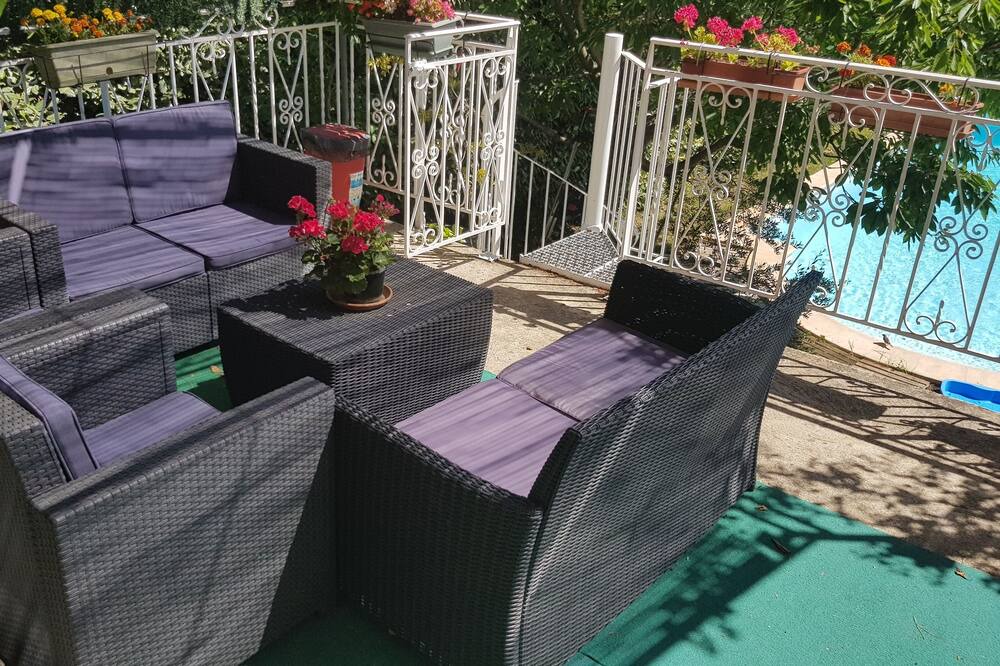 Photo of Patio Balcony in Plaissan