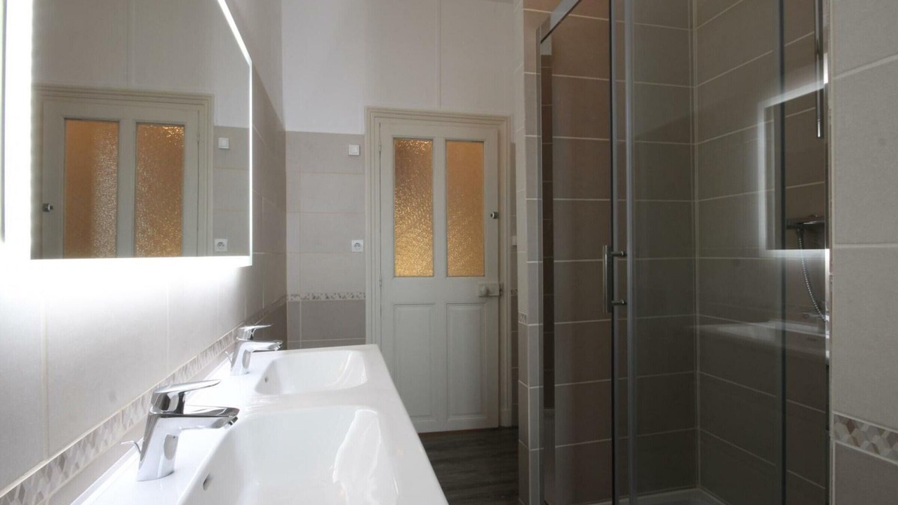 Photo of Bathroom in Neuvy-au-Houlme