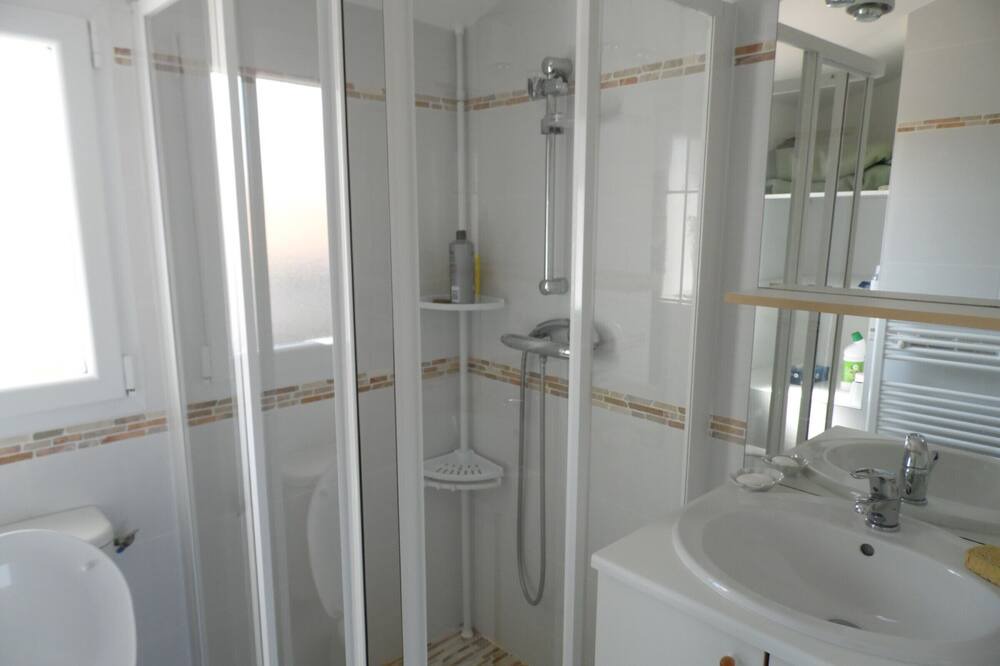 Photo of Bathroom in LʼAiguillon-sur-Mer