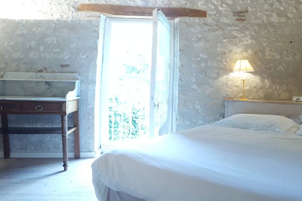 Photo of Bedroom in Saint-Loup