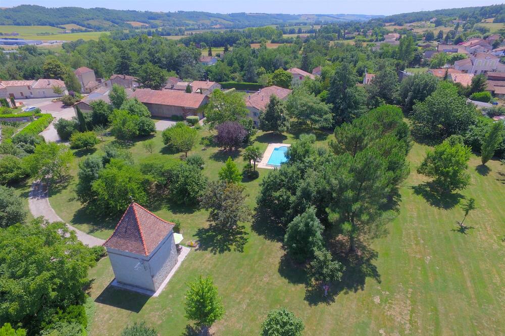 Photo of Outdoor in Saint-Loup