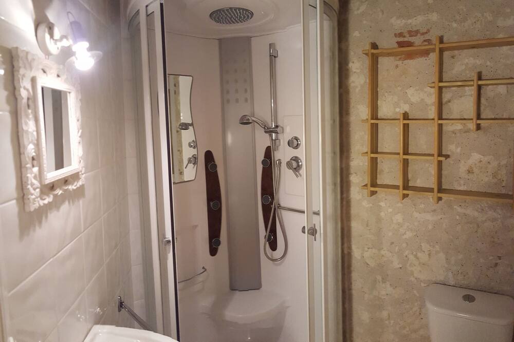 Photo of Bathroom in Saint-Loup