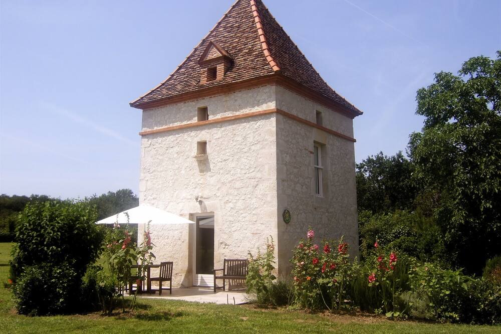 Photo of Outdoor in Saint-Loup