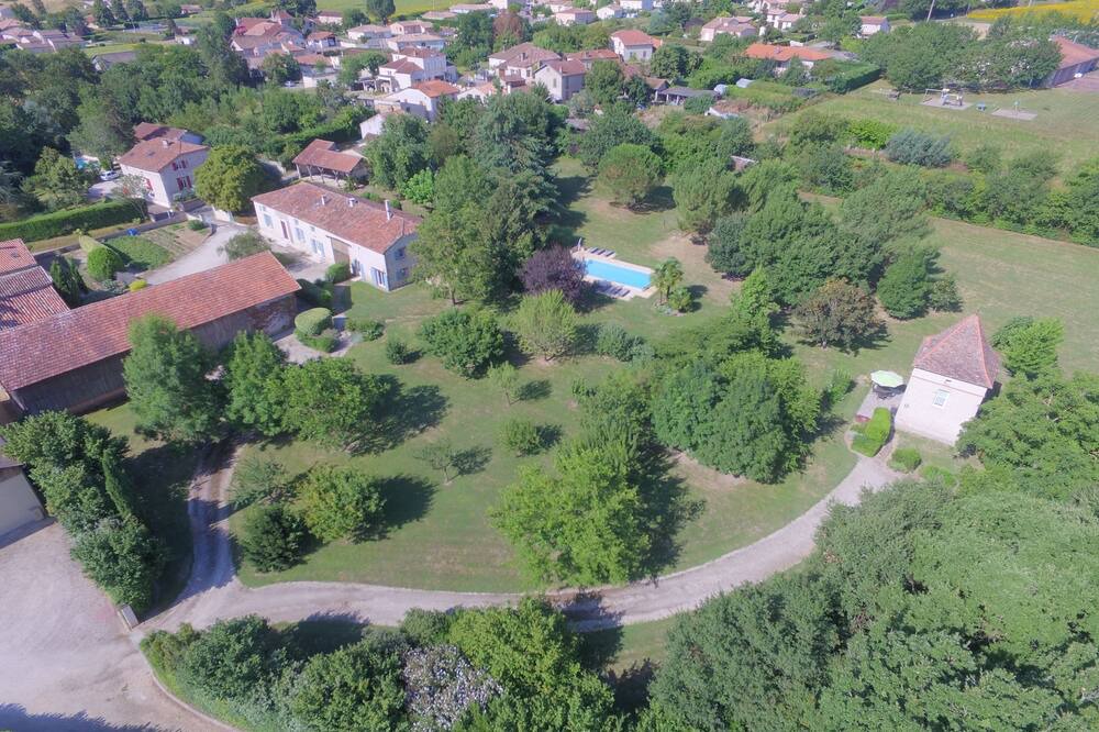 Photo of Outdoor in Saint-Loup