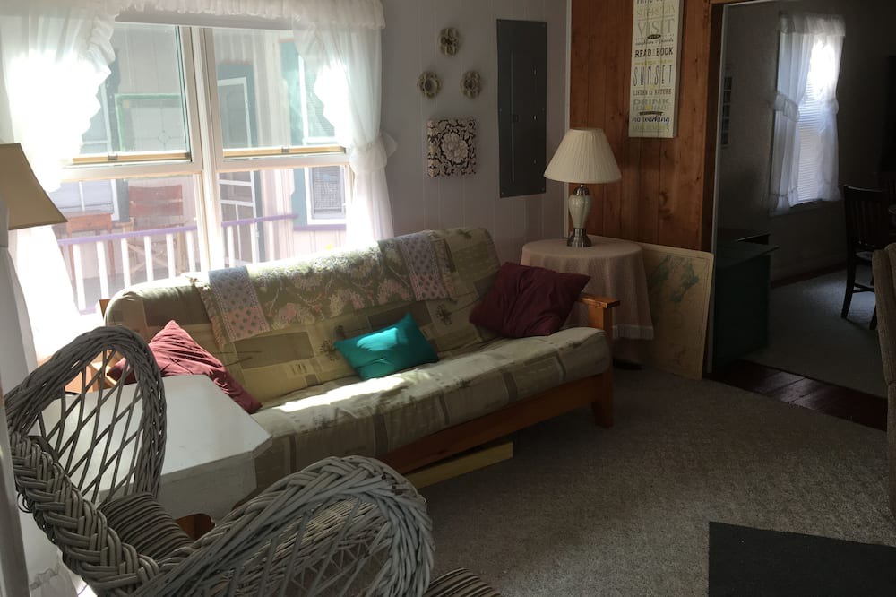 Photo of Livingroom in Thousand Island Park