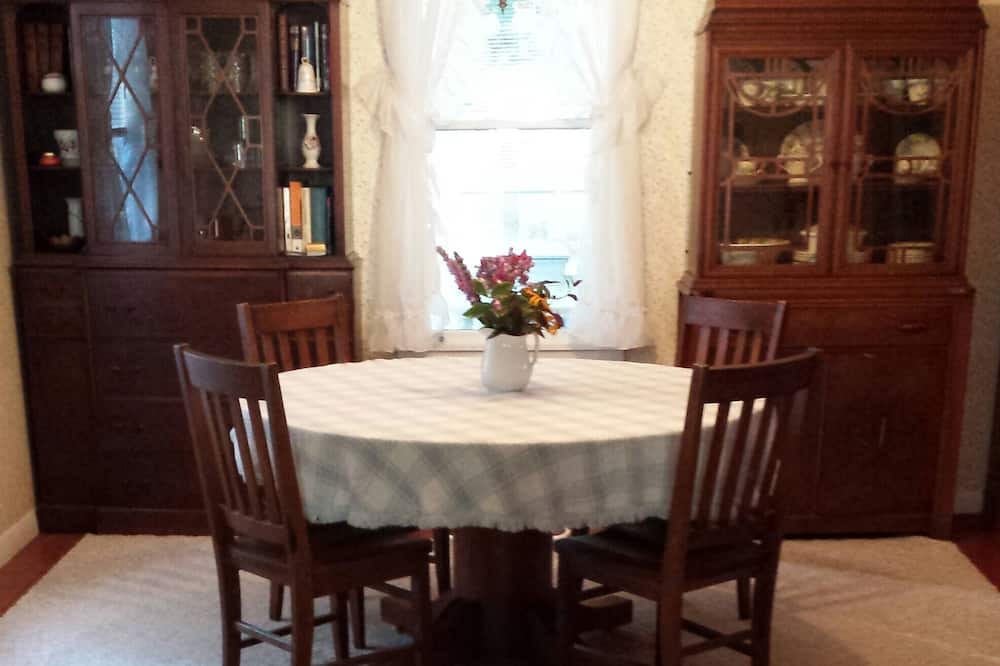 Photo of Bedroom in Thousand Island Park