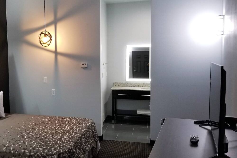 Photo of Bedroom in Conway