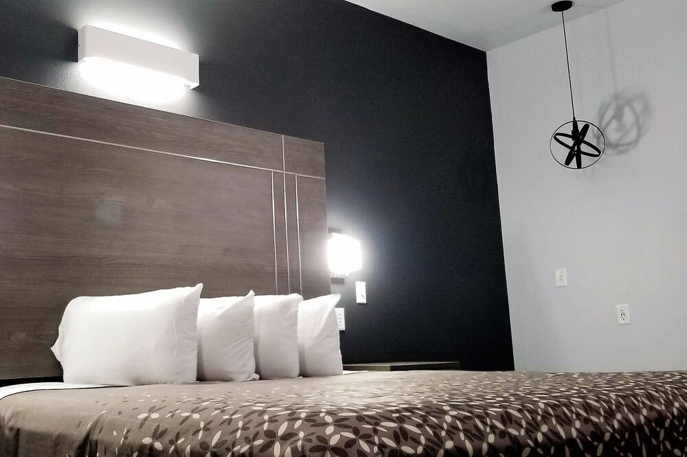 Photo of Bedroom in Conway