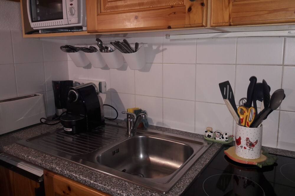 Photo of Kitchen in Saint-Jean-d'Arves