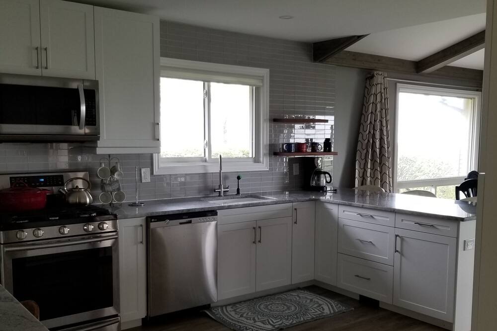 Photo of Kitchen in Pointe aux Roches