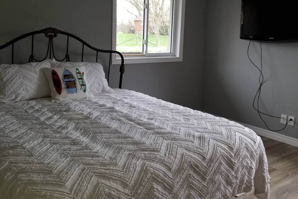 Photo of Bedroom in Pointe aux Roches