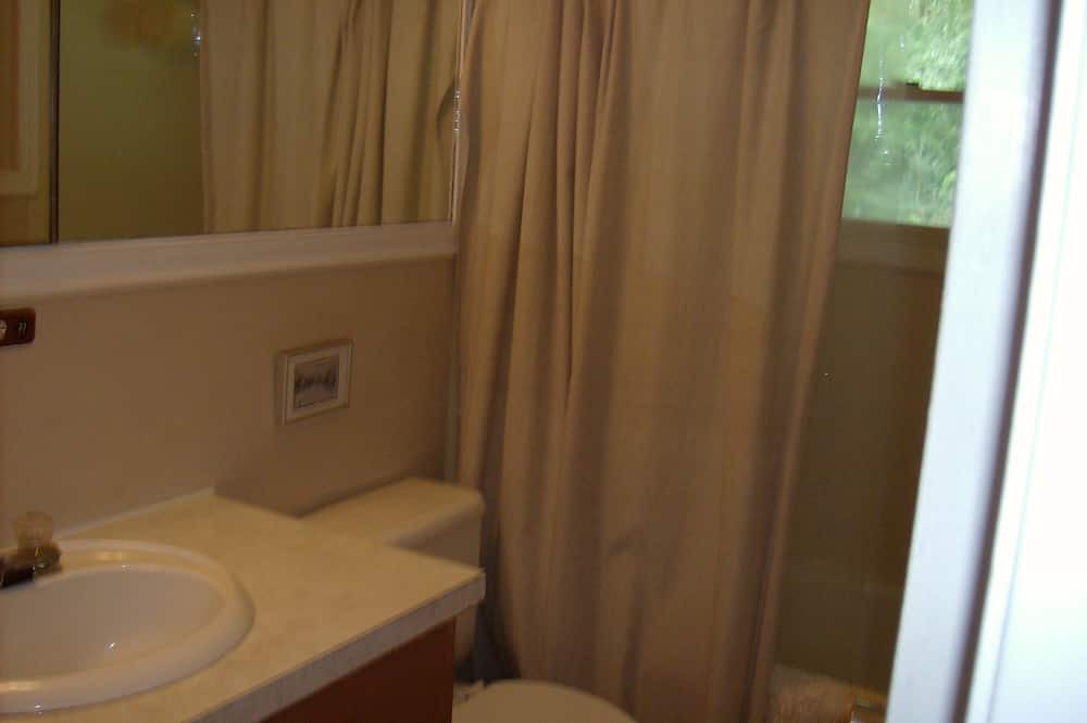 Photo of Bathroom in Wentworth