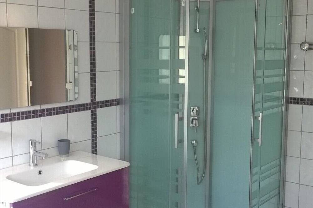Photo of Bathroom in Perrancey-les-Vieux-Moulins